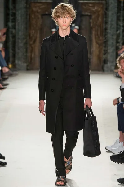 Look 39